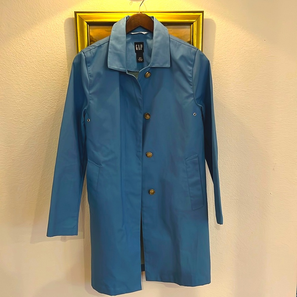 Blue Gap rain jacket with matching bucket hat, both size small.